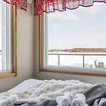 Arctic Snow Apartment *
