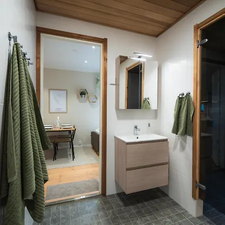 Arctic Snow Lake Lodge
