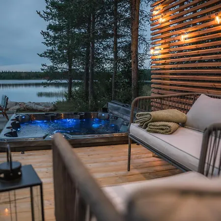 Arctic Snow Lake Lodge