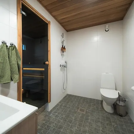 Arctic Snow Lake Lodge Rovaniemi